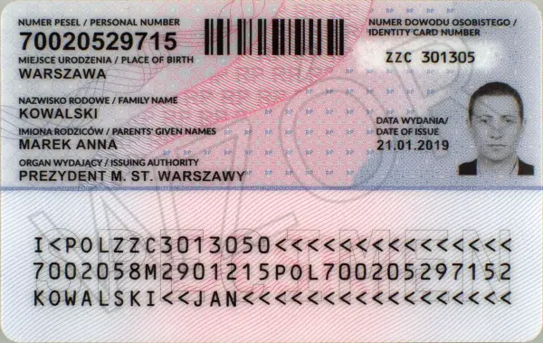 Kto może odebrać Twój dowód osobisty? Wyjaśniamy procedurę
