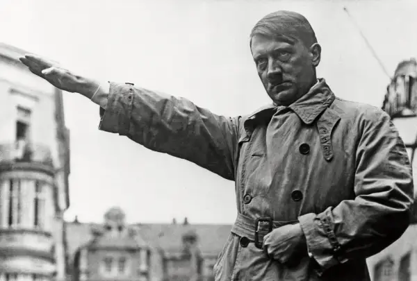 Czy Hitler był w Warszawie? Odkryj szokujące fakty z historii