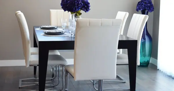  Eleganckie krzesła do jadalni - sprawdź naszą ofertę online!