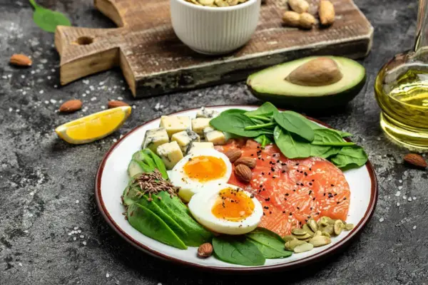 Dieta keto - Co jeść i jak unikać pułapek? Poznaj listę produktów