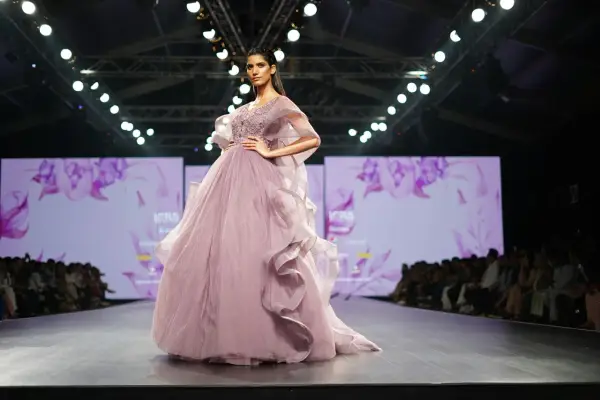 Haute couture bez mitów - czym naprawdę jest wysokie krawiectwo