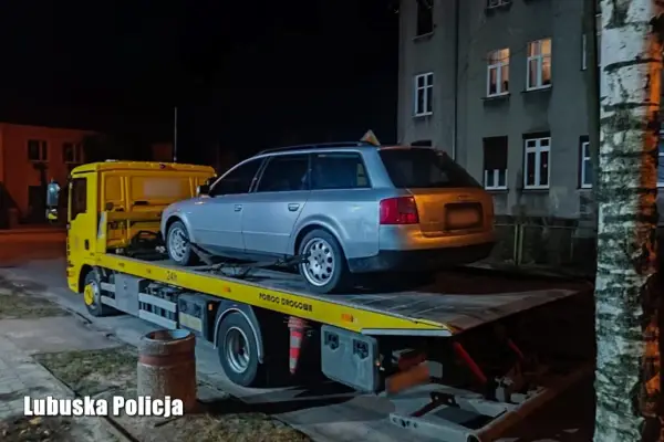 Srebrne Audi na lawecie. Policja przypomina, od ilu promili zabierają auto.