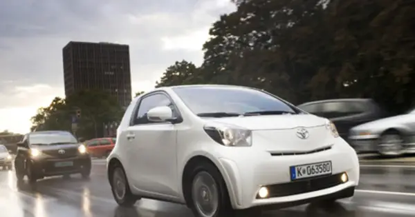 Toyota iQ – mała, sprytna, ale czy warto kupić? Poradnik