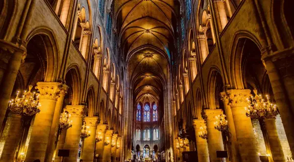 Kiedy powstała katedra Notre Dame? Historia, która zaskakuje