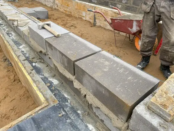 Zaprawa do bloczków betonowych - wszystko co musisz wiedzieć o proporcjach