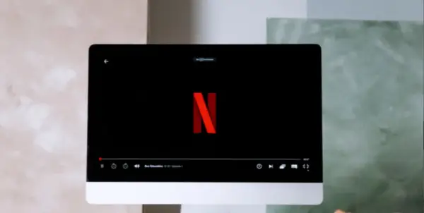 Jak pobrać film z Netflix? Prosty sposób na oglądanie offline