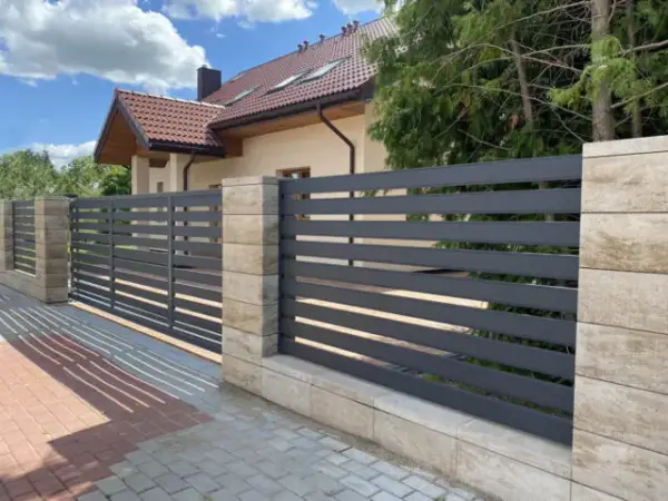 Jaki beton na fundament ogrodzenia wybrać, aby uniknąć błędów i oszczędzić czas