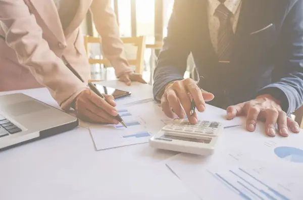Jak współpracować z profesjonalistami, aby odzyskać należności i uporządkować finanse?