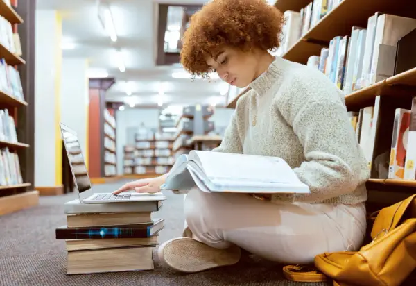 Po co są lektury szkolne? Odkryj ich prawdziwe znaczenie w edukacji
