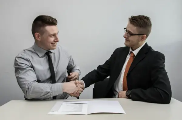 Odmowa urlopu przez pracodawcę — kiedy jest legalna i jak się odwołać