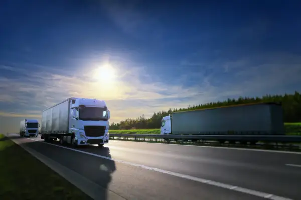 Rola pneumatyki w transporcie: Sprawne sprężarki do samochodów ciężarowych