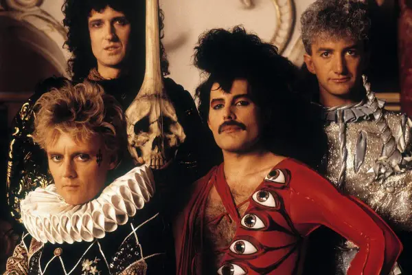 Filmy o Queen: Niezapomniane historie i emocje w muzyce zespołu