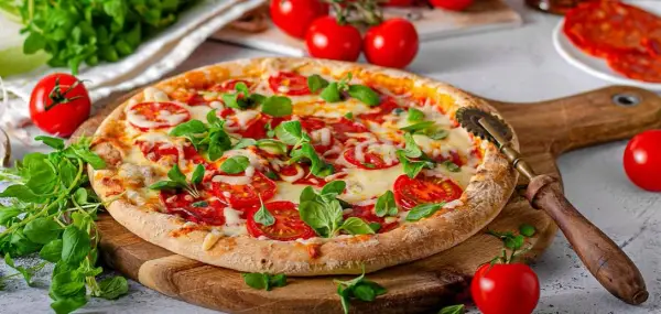 Jak zrobić pizzę: 8 prostych kroków do idealnej pizzy domowej