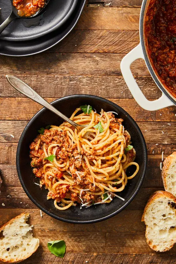 Jak przygotować idealne spaghetti z ragu - przepyszny przepis na obiad
