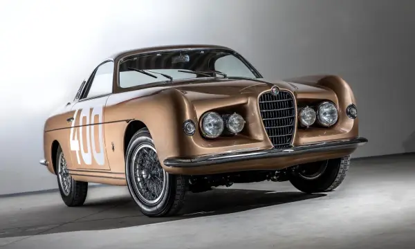 Alfa Romeo Monte Carlo: Ikona włoskiego stylu i sportowych osiągów