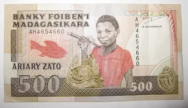 Jaką walutę warto zabrać na Madagaskar? Poznaj ceny i aktualne kursy