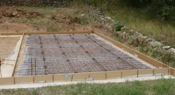 Coffrage dalle béton : astuces pour un résultat parfait et durable
