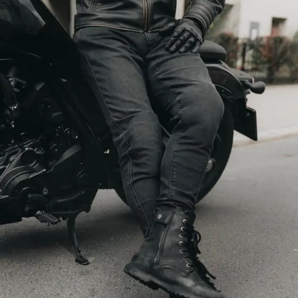 Najlepsze jeansy motocyklowe: ochrona, wygoda i styl dla każdego motocyklisty