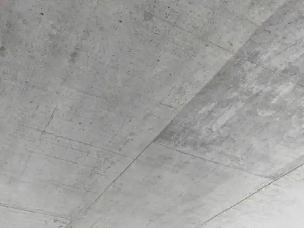 Jak wykończyć sufit betonowy: 5 skutecznych metod aranżacji