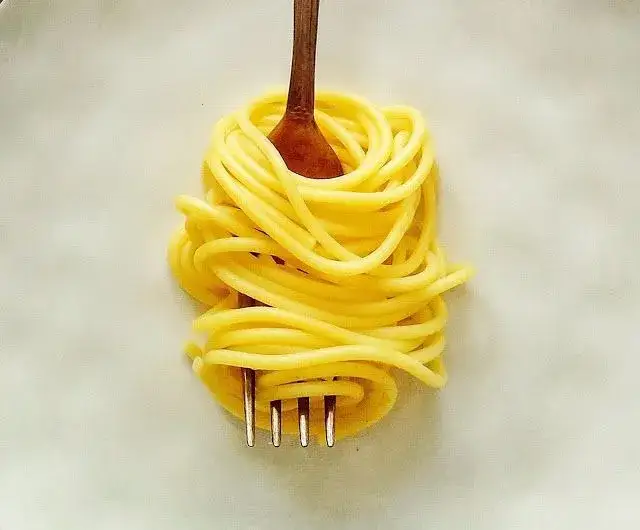 Jak ugotować makaron al dente? Proporcje i sekrety szefa