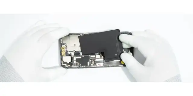 Wymiana baterii iPhone: Czy warto? Diagnoza, koszty, serwisy