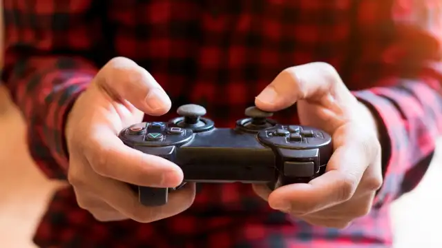 Jak podłączyć pada do PC bez problemów - proste kroki i porady