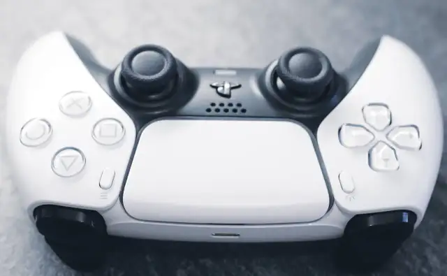PS5 pionowo: Podstawka konieczna? Chroń konsolę przed awarią!