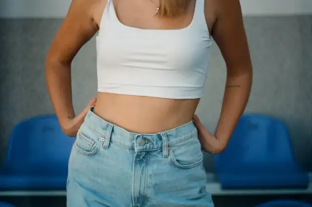 Czy masaż brzucha spala tłuszcz? Odkryj prawdę o jego skuteczności