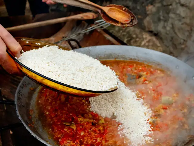Paella de carne - ¿Cómo lograr un arroz suelto y con mucho sabor?