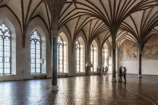 Zamek w Malborku: Historia, adres i informacje dla odwiedzających