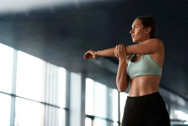 No estires estático antes de entrenar: Calienta mejor y evita lesiones