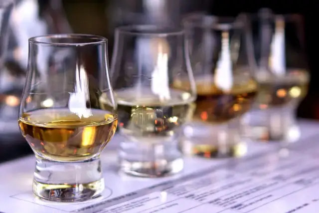 Jaka jest dobra whisky? Odkryj najlepsze wybory dla każdego smakosza
