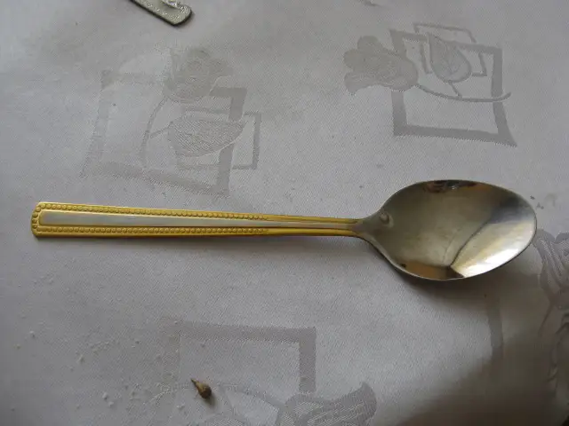 Ile ml ma mała łyżeczka? Sprawdź standardową pojemność 5 ml