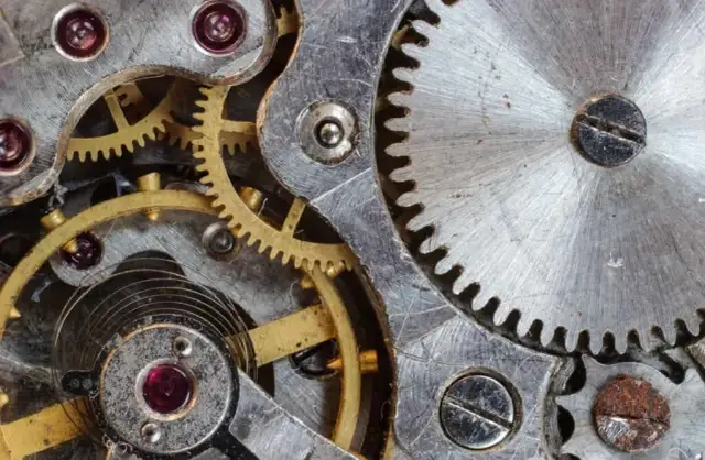 Jak działa mechanizm nakręcany w zegarkach i dlaczego warto go wybrać