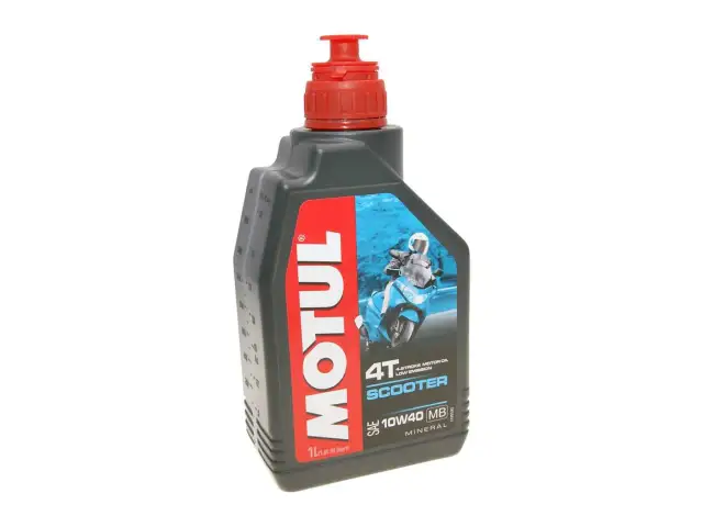 Butelka oleju Motul Transoil 10W40 Scooter z wizerunkiem skutera.