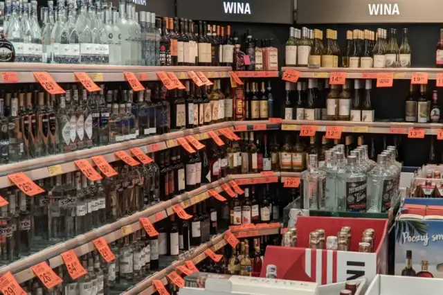 Gdzie kupić wódkę BUH? Sprawdź najlepsze sklepy i oferty