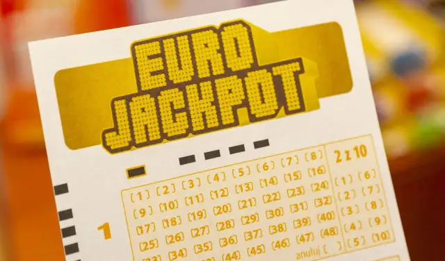 Kupon Eurojackpot z zaznaczonymi liczbami. Sprawdź, czy to właśnie Twoje euro dżekpot wyniki przyniosą Ci wygraną!