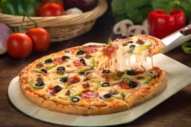 Międzynarodowy Dzień Pizzy 9 lutego: Promocje i najlepsze smaki!