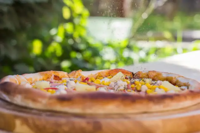 Skąd jest pizza? Odkryj jej fascynującą historię i pochodzenie