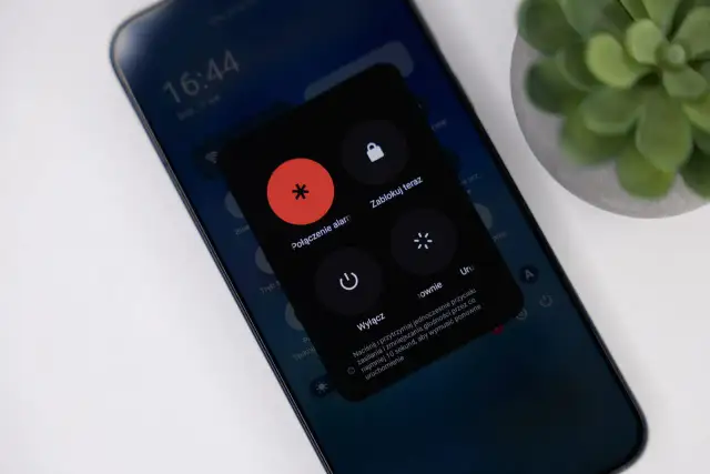 Menu z opcjami wyłączania telefonu. Pokazuje jak wyłączyć telefon, naciskając przyciski zasilania i głośności.