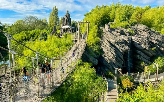 Disneyland Paris für Erwachsene: Tipps, Attraktionen & Shows