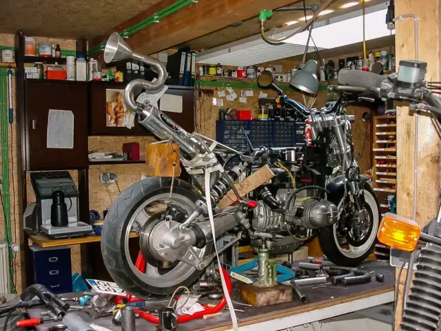 Jakie narzędzia do warsztatu motocyklowego? Kluczowe elementy, które musisz mieć