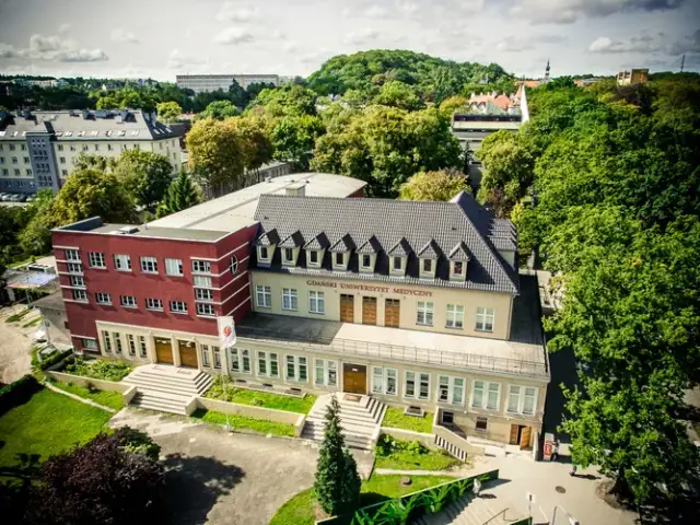 Gdański Uniwersytet Medyczny - kluczowe informacje o studiach i badaniach