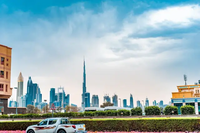 Ile ma najwyższy budynek świata? Zaskakujące fakty o Burj Khalifa