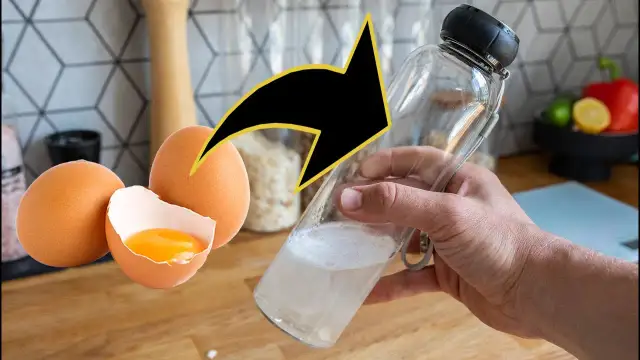Jak wyczyścić plastikową butelkę z osadu i uniknąć nieprzyjemnych zapachów