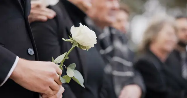 Jak się ubrać na pogrzebie mężczyzna, aby nie popełnić faux pas
