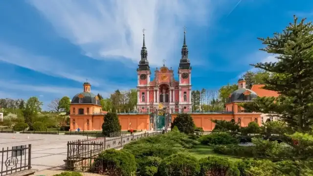 Święta Lipka atrakcje: odkryj niezwykłe miejsca i wydarzenia