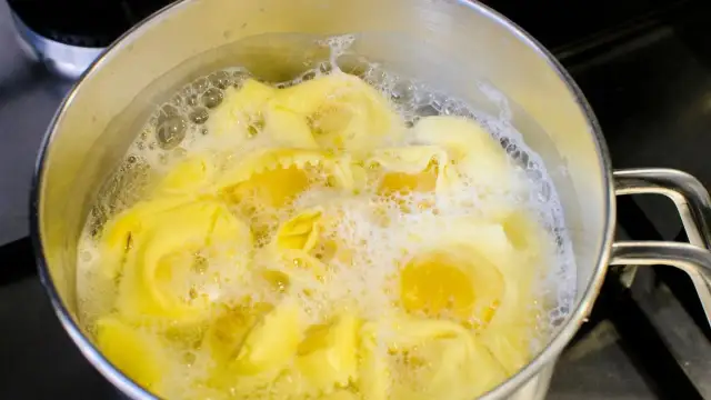 Ile gotować makaron, aby zawsze był idealnie al dente?