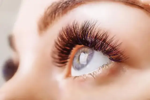 Botox rzęs czy warto? Odkryj prawdę o tym zabiegu i jego efekty