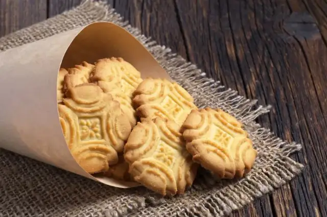 Jaka mąka do ciastek? Wybierz idealną dla smaku i kruchości!